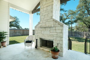 Covered Back Patio/Fireplace