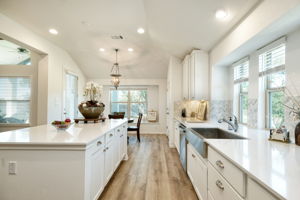 Kitchen/Eating Area
