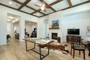 Living Room/Flex Space