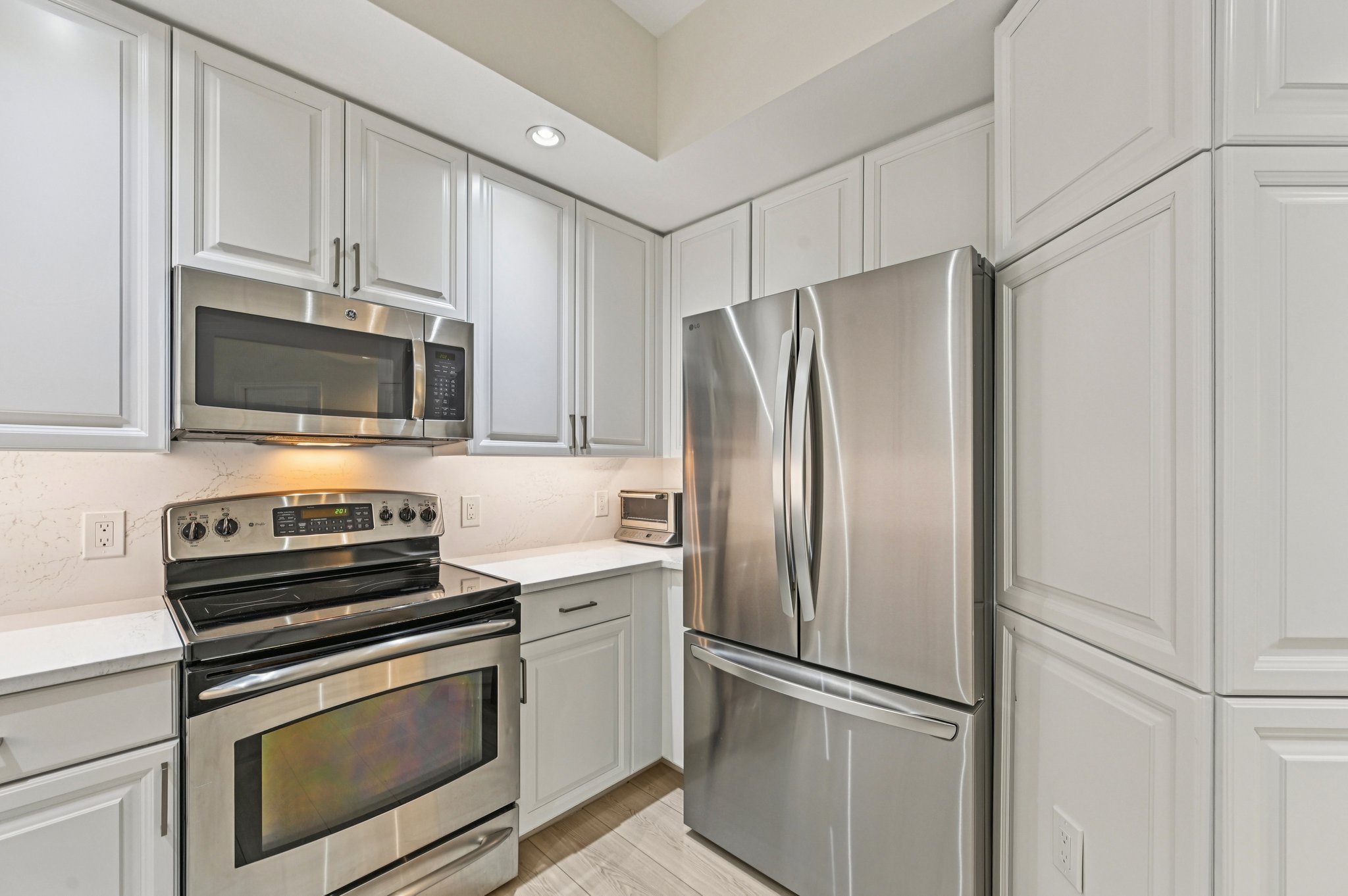 Center St 310-S0608-010.jpg