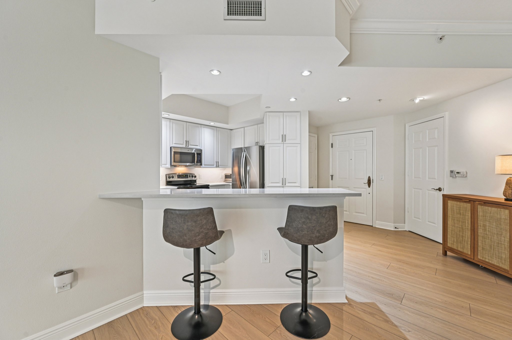 Center St 310-S0608-011.jpg