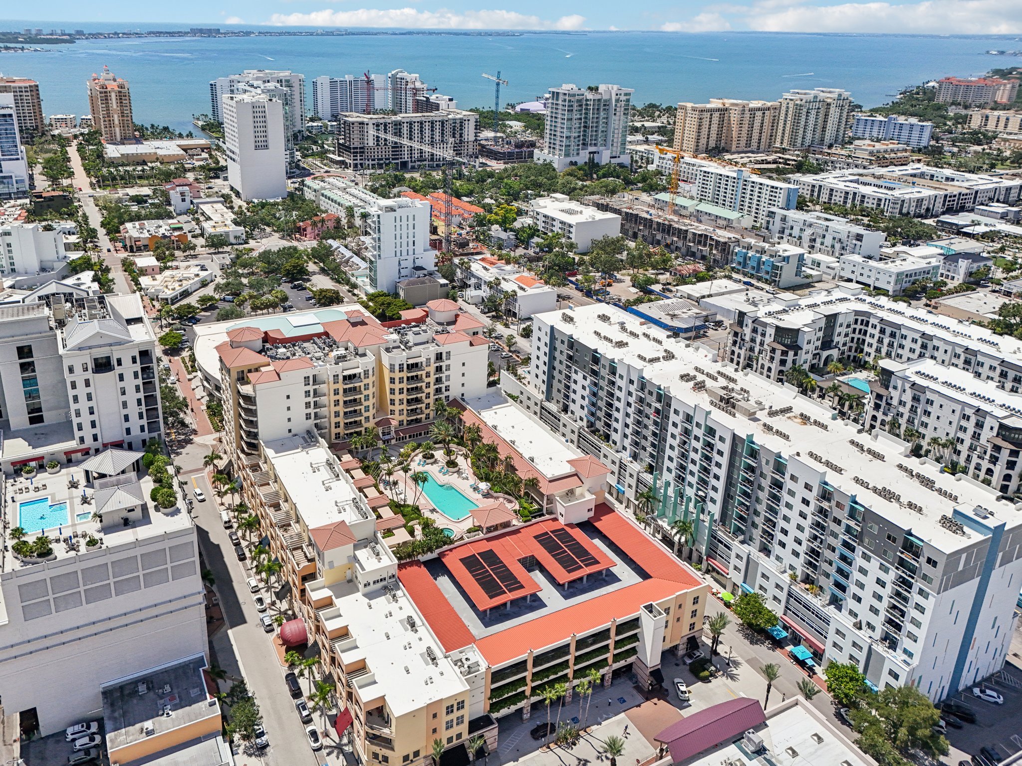 Center St 310-S0608-036.jpg