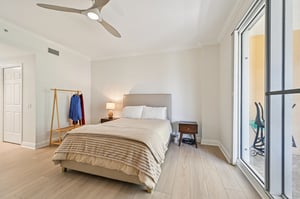 Center St 310-S0608-019.jpg