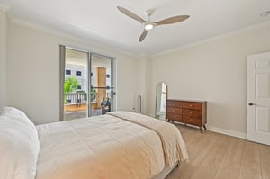 Center St 310-S0608-021.jpg