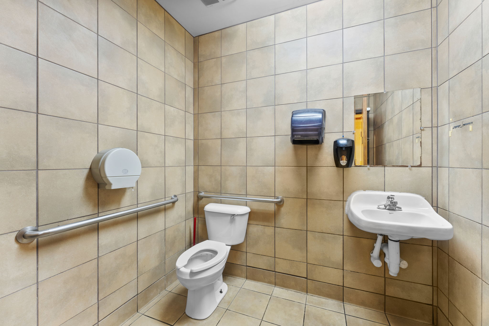  Photo 42