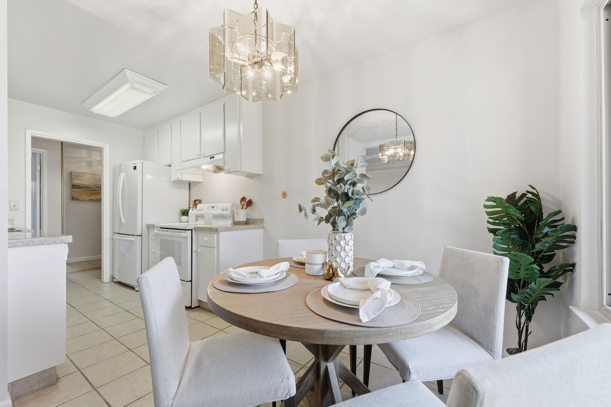 017_F8_100 E Middlefield Rd 6g