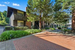 004_F8_100 E Middlefield Rd 6g