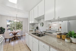 012_F8_100 E Middlefield Rd 6g