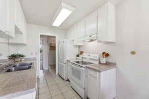 013_F8_100 E Middlefield Rd 6g