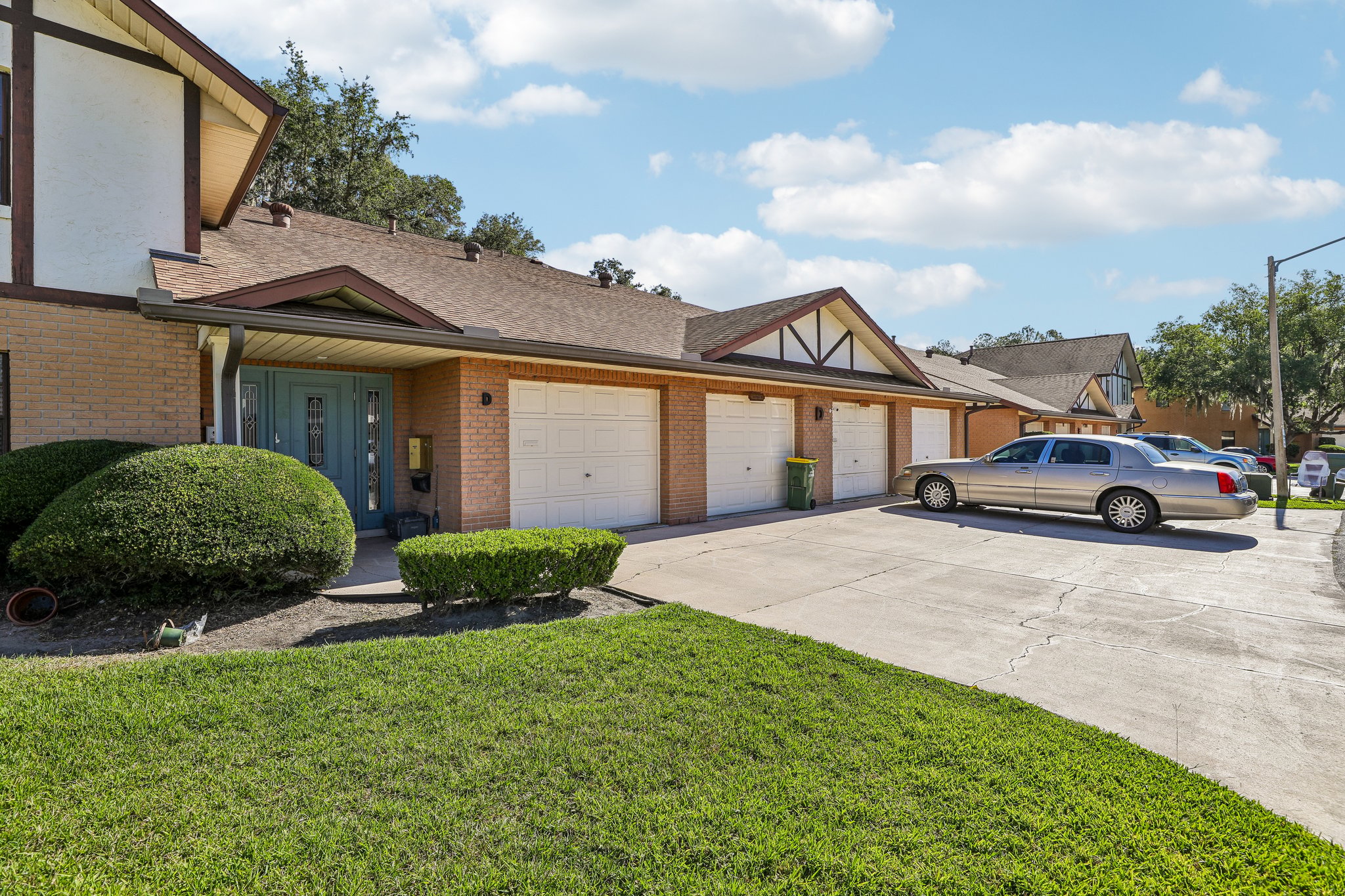 E Oak Terrace Dr D2-S1905-004.jpg
