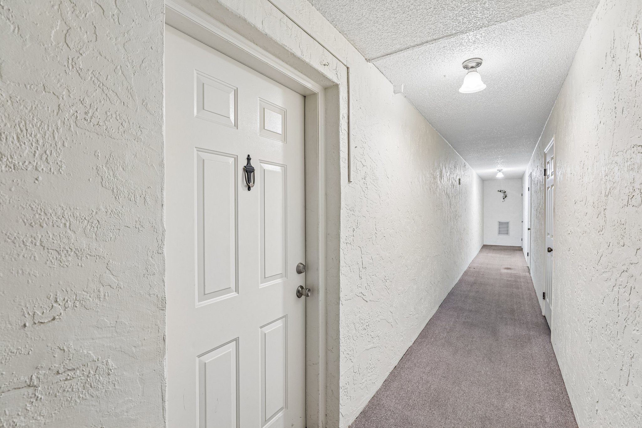 E Oak Terrace Dr D2-S1905-005.jpg