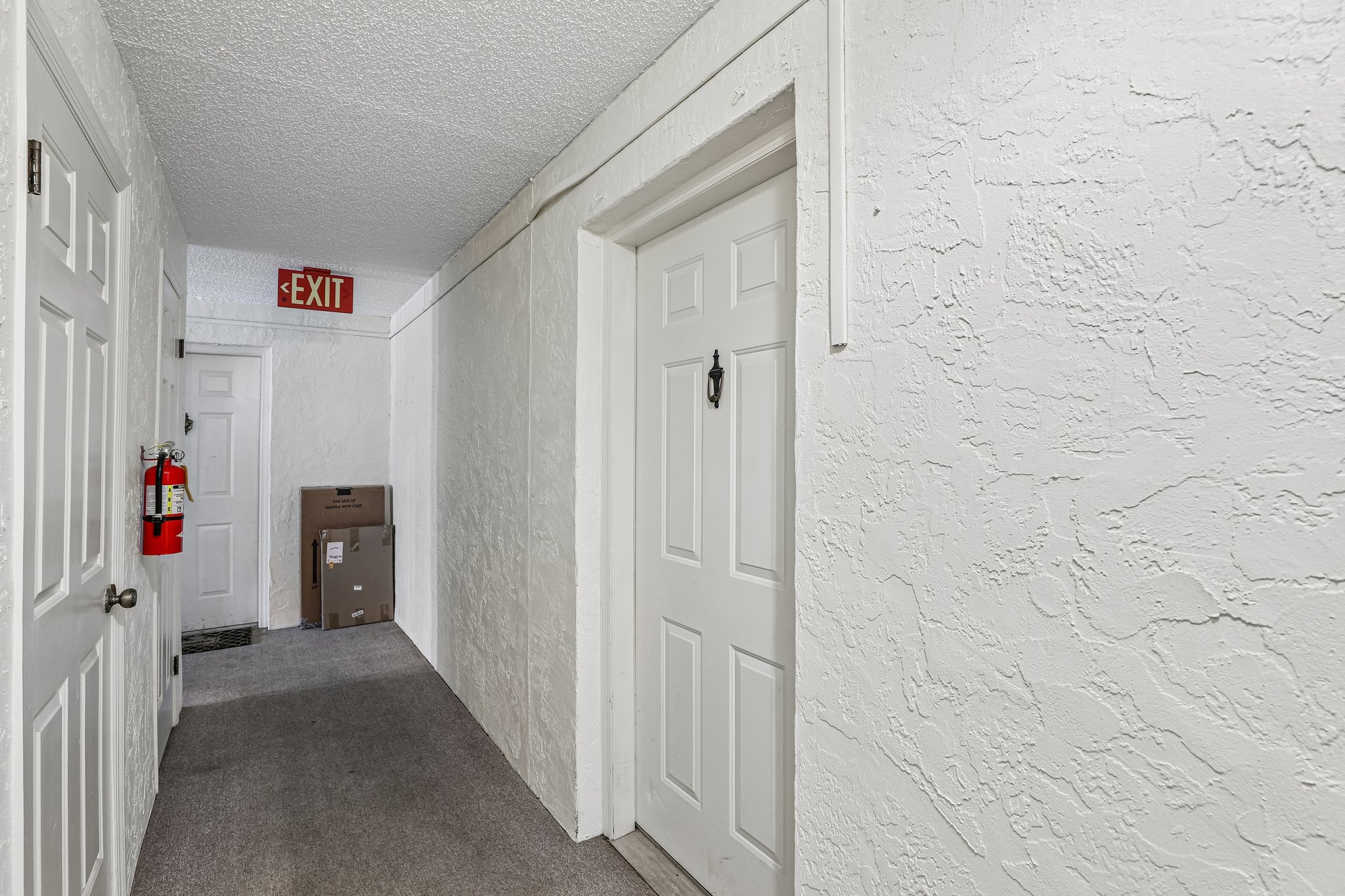 E Oak Terrace Dr D2-S1905-006.jpg