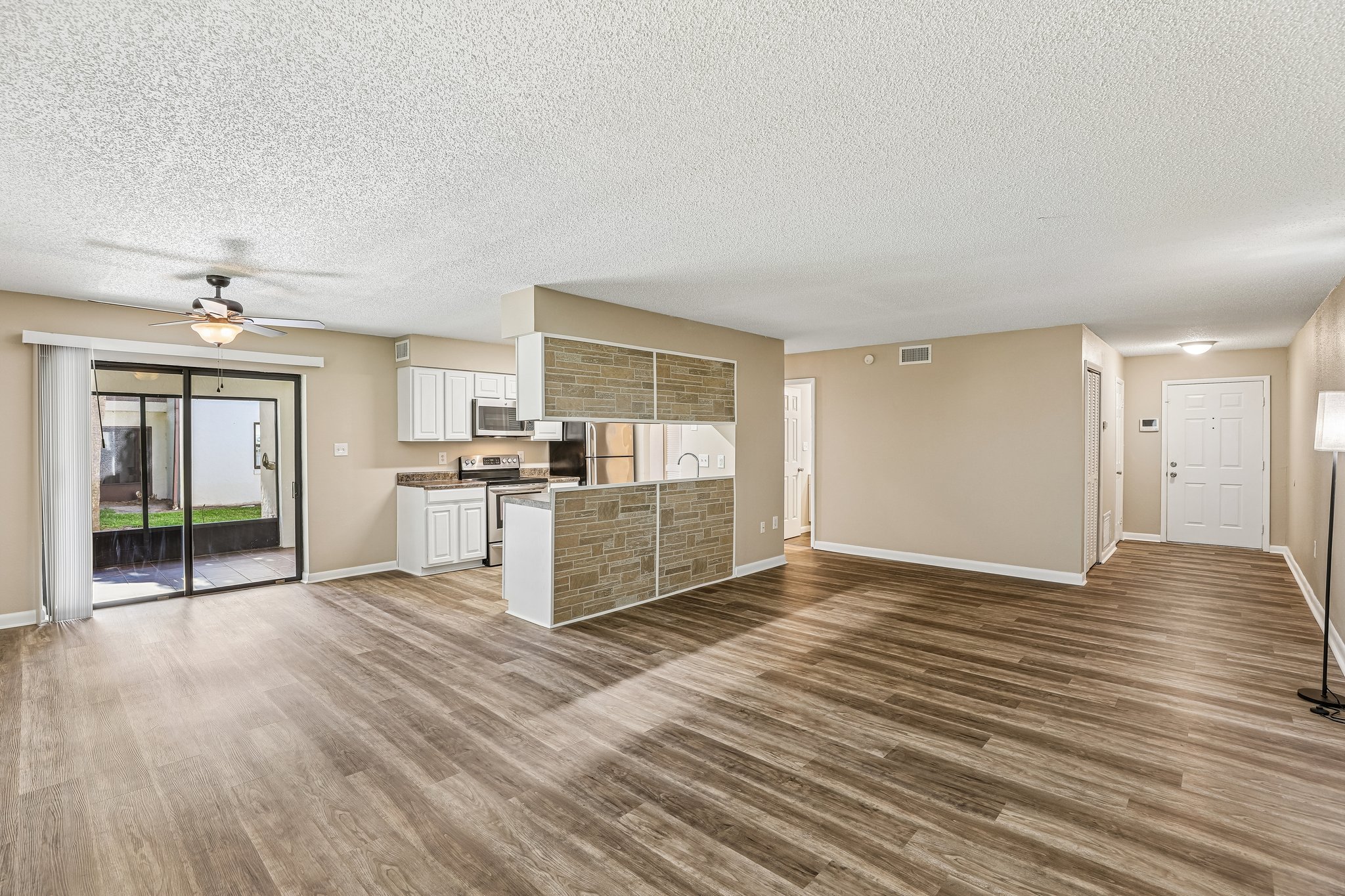 E Oak Terrace Dr D2-S1905-008.jpg