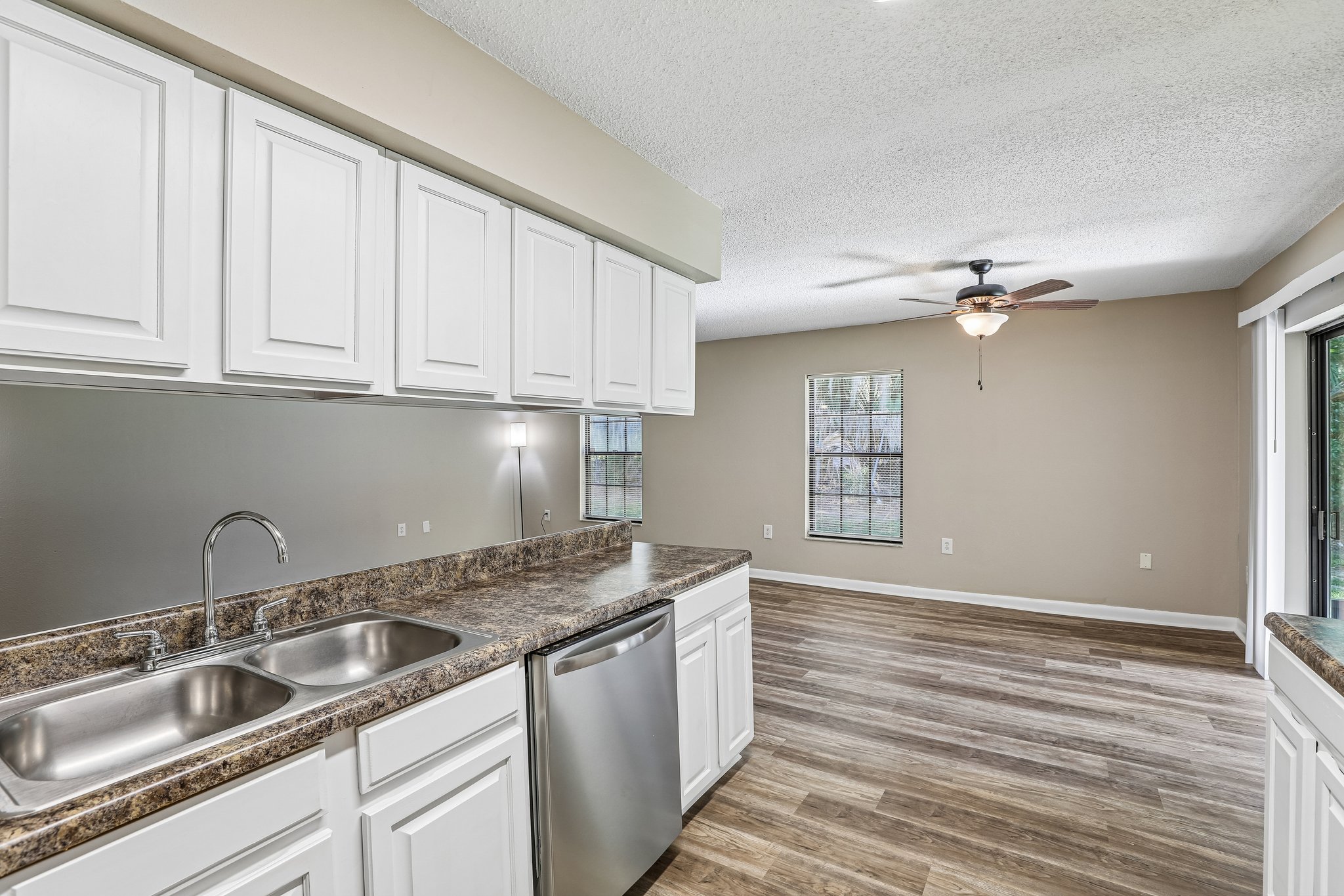 E Oak Terrace Dr D2-S1905-014.jpg