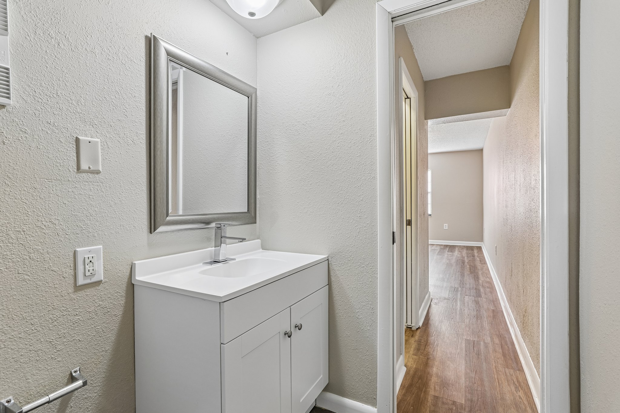 E Oak Terrace Dr D2-S1905-018.jpg