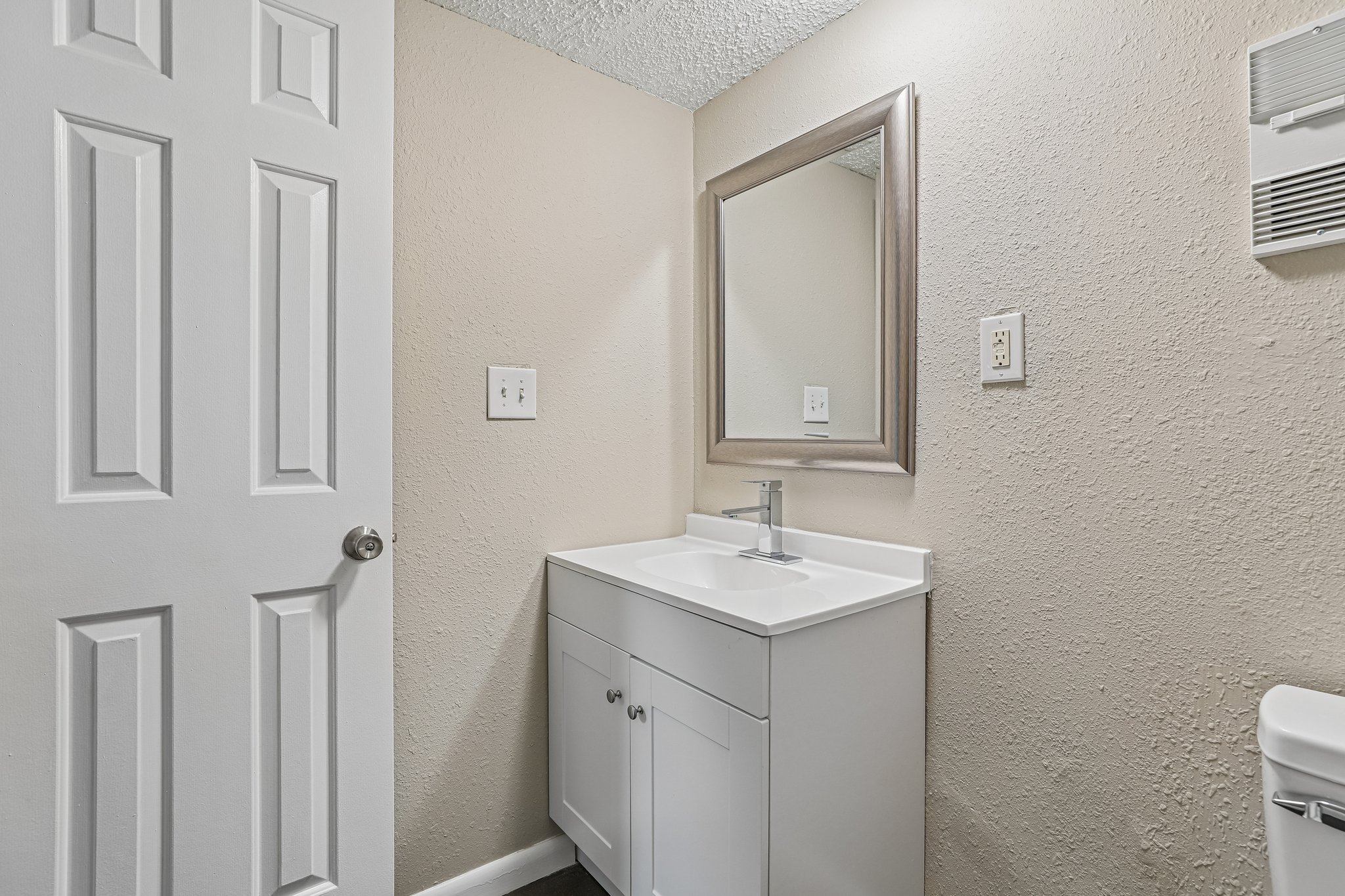 E Oak Terrace Dr D2-S1905-025.jpg