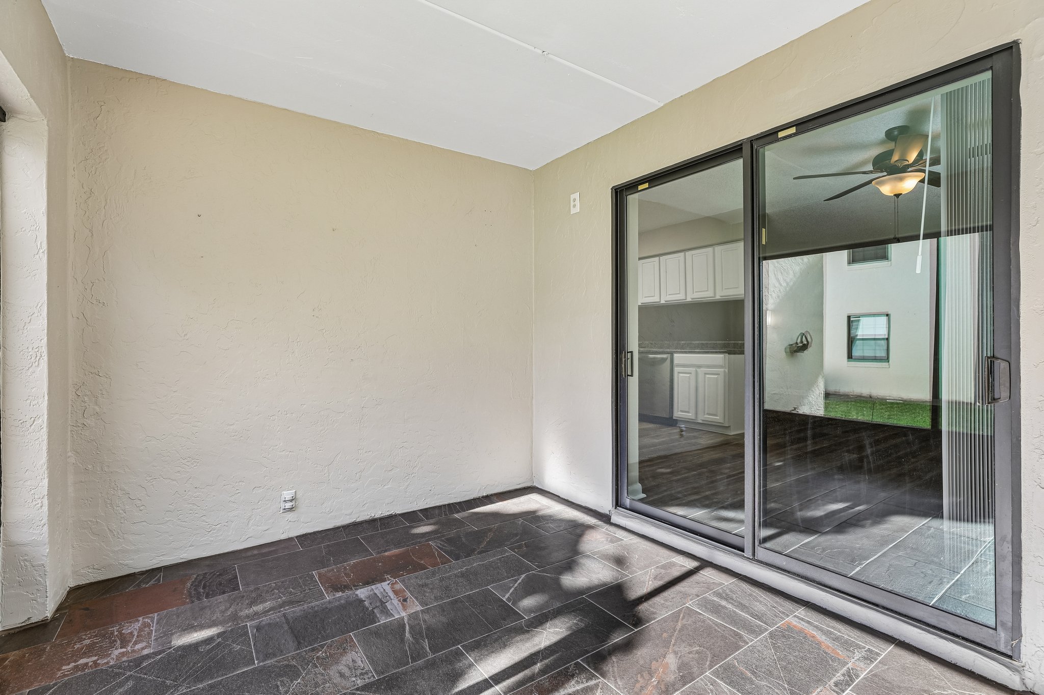 E Oak Terrace Dr D2-S1905-031.jpg
