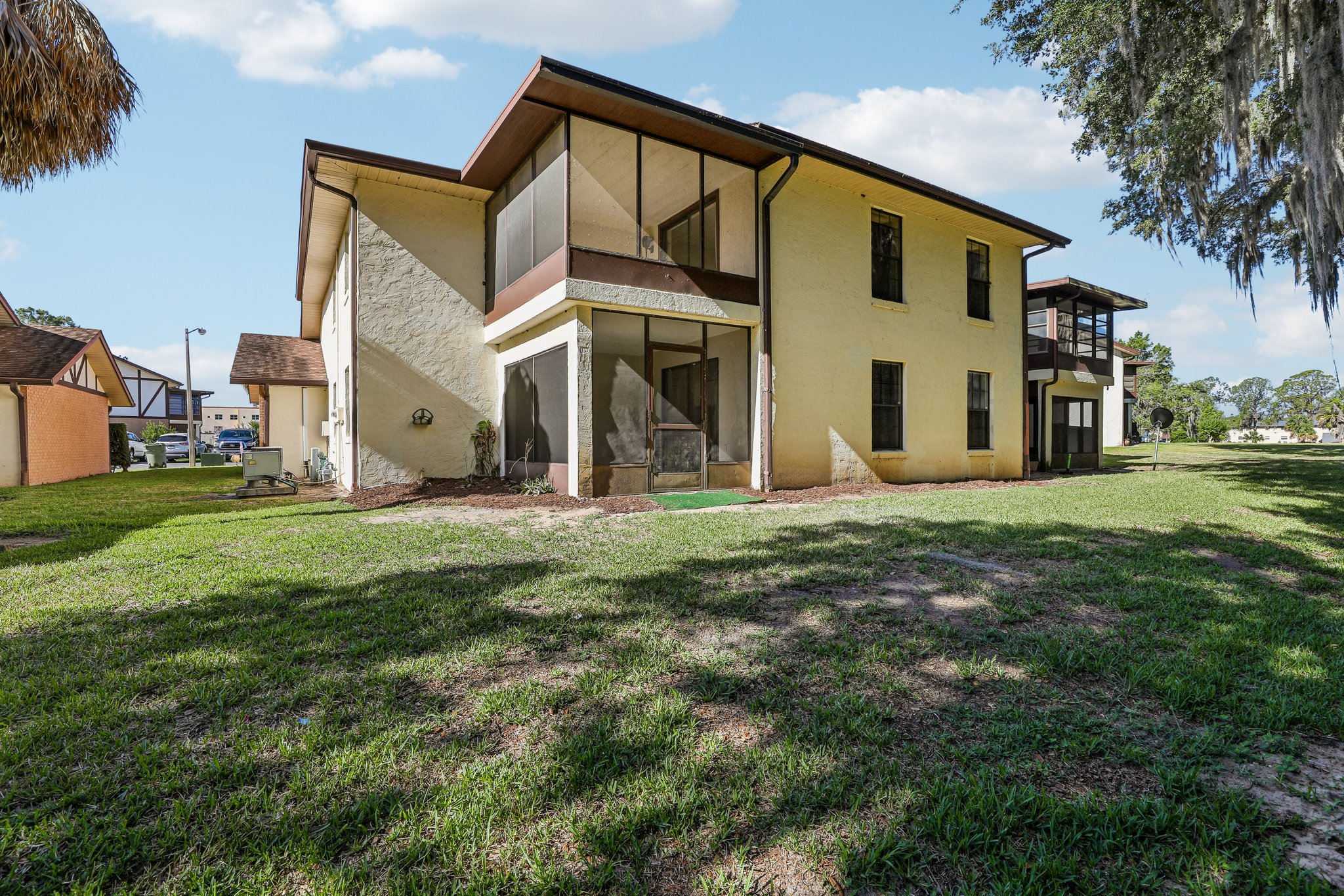 E Oak Terrace Dr D2-S1905-032.jpg