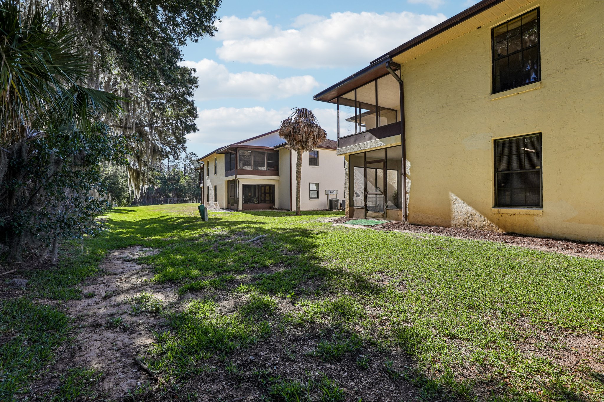 E Oak Terrace Dr D2-S1905-033.jpg