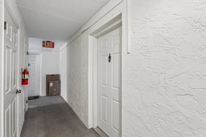 E Oak Terrace Dr D2-S1905-006.jpg