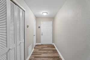 E Oak Terrace Dr D2-S1905-007.jpg