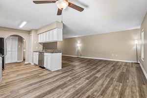 E Oak Terrace Dr D2-S1905-009.jpg