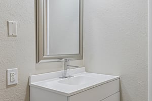 E Oak Terrace Dr D2-S1905-017.jpg
