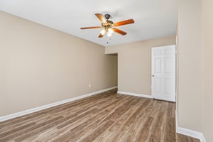 E Oak Terrace Dr D2-S1905-022.jpg