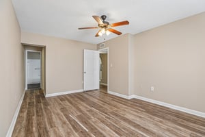E Oak Terrace Dr D2-S1905-023.jpg