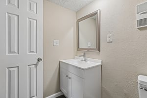 E Oak Terrace Dr D2-S1905-025.jpg