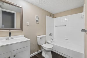 E Oak Terrace Dr D2-S1905-026.jpg