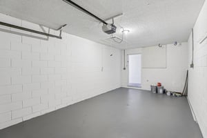 E Oak Terrace Dr D2-S1905-028.jpg