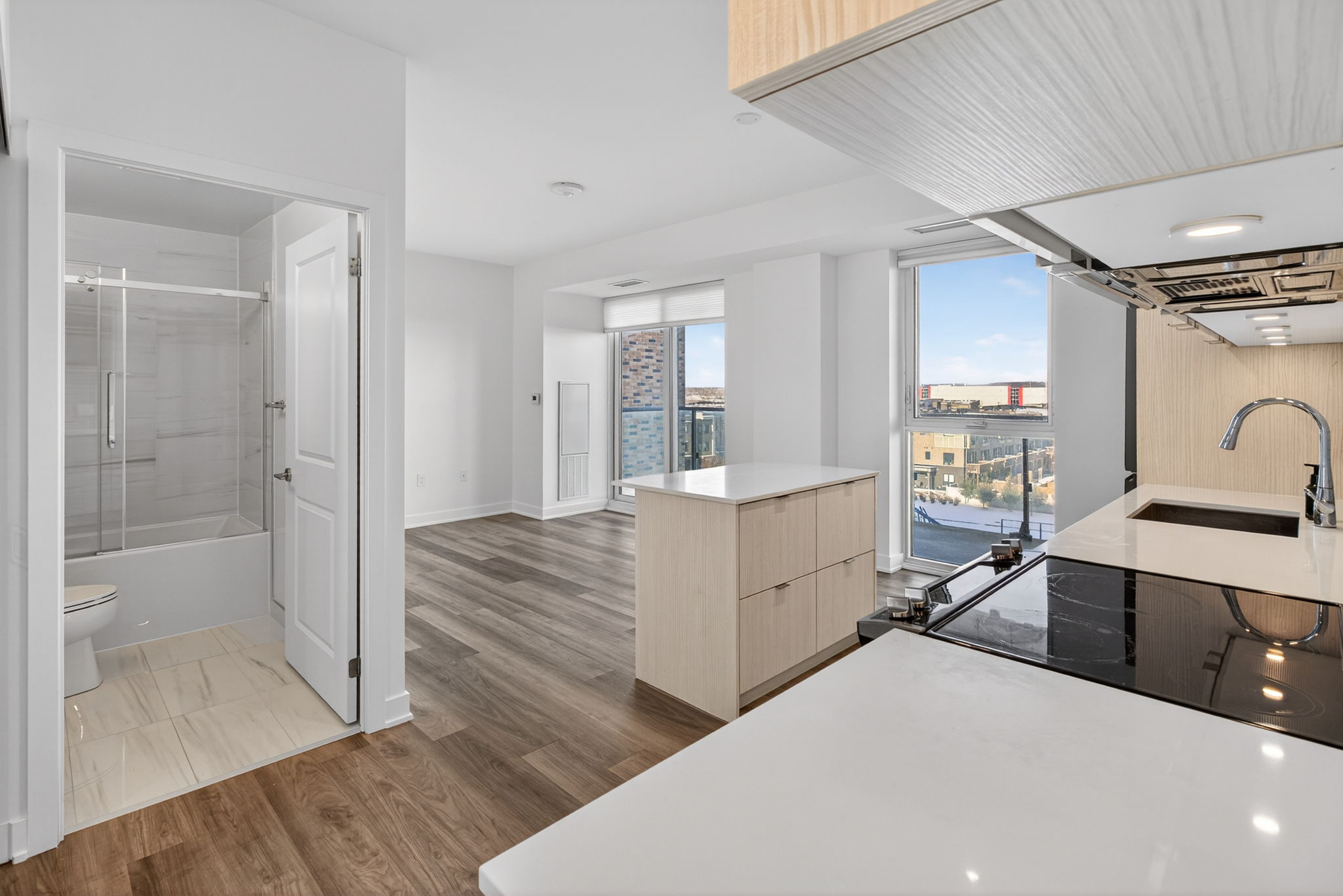 100 Eagle Rock Way Unit 529 Vaughan, ON L6A 5B9