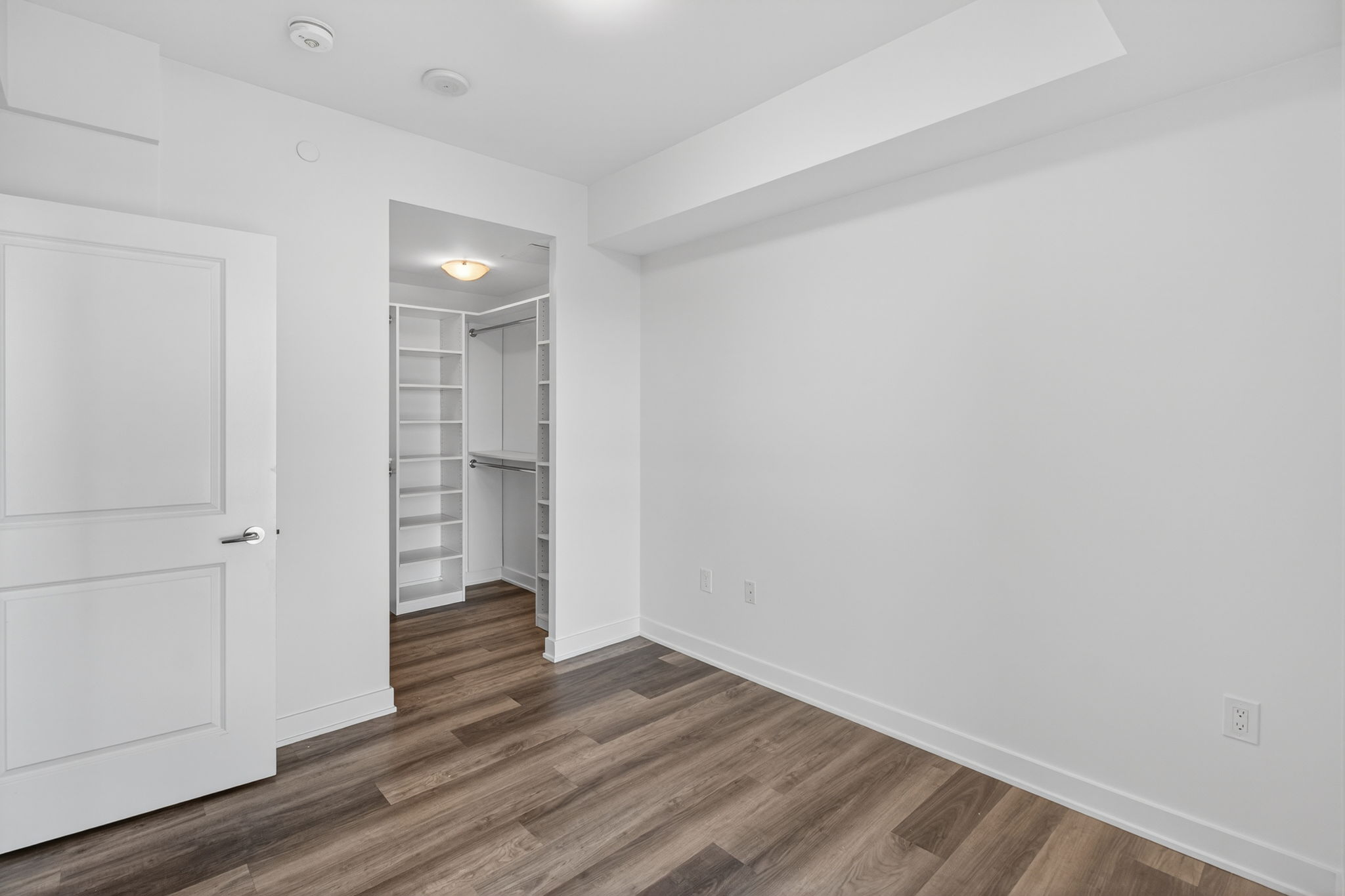 100 Eagle Rock Way Unit 529 Vaughan, ON L6A 5B9