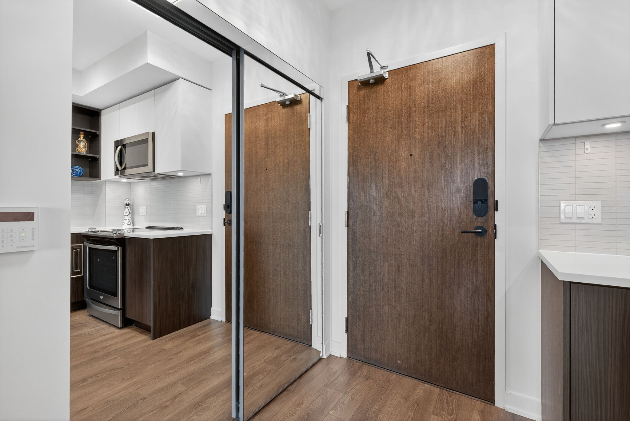 100 Eagle Rock Way Unit 831 Vaughan, ON L6A 5B9