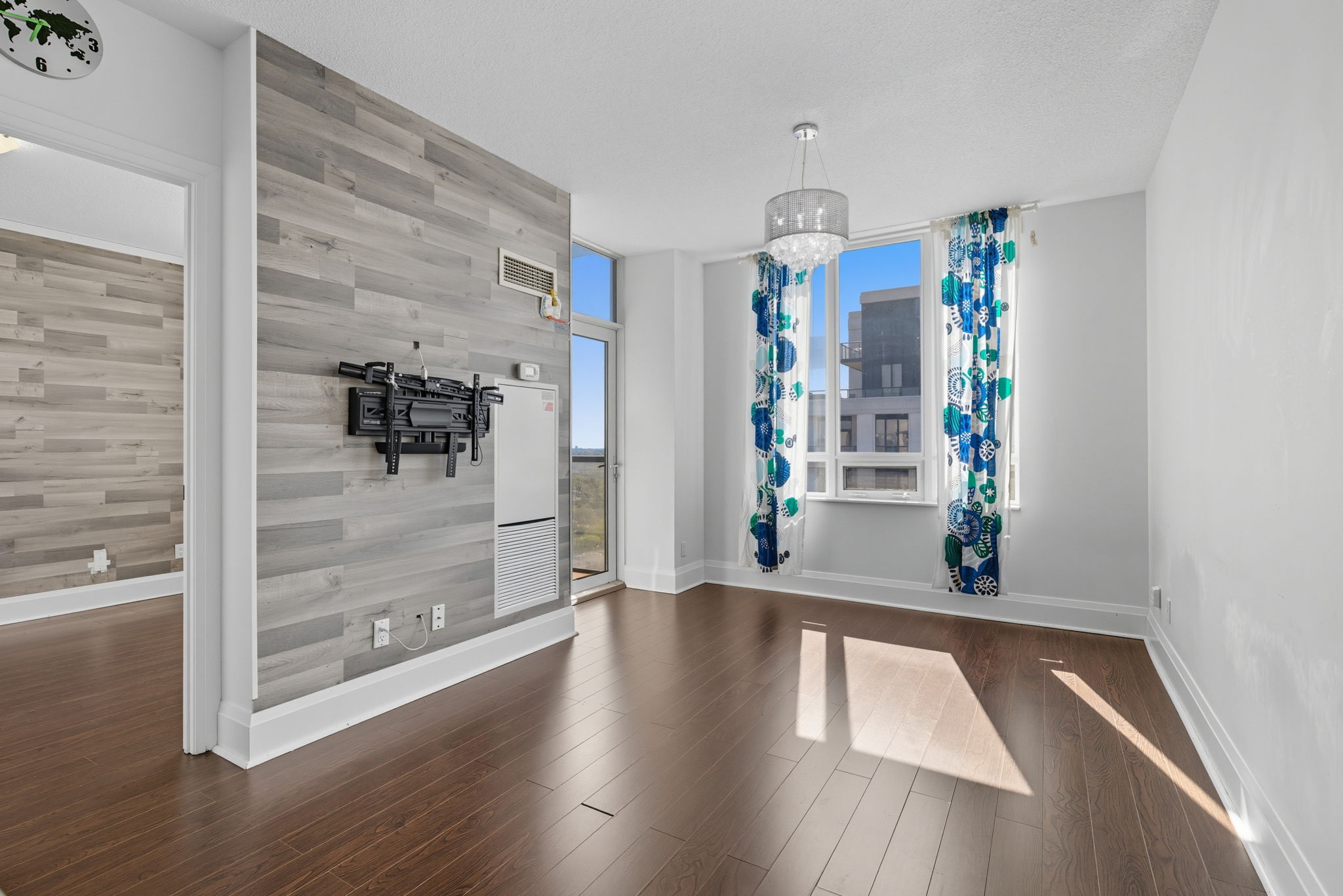 Toronto property showcase — delivered property photograph 9