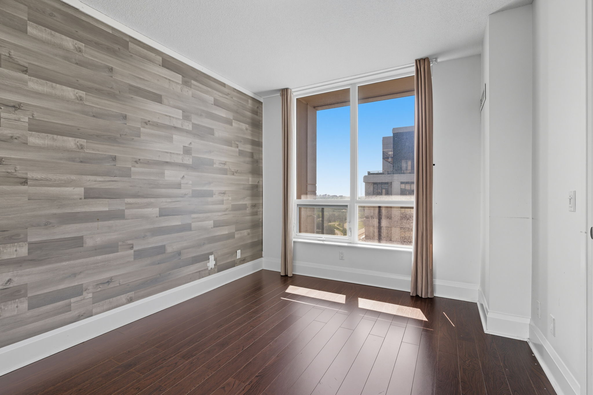 Toronto property showcase — delivered property photograph 12
