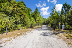 Gate