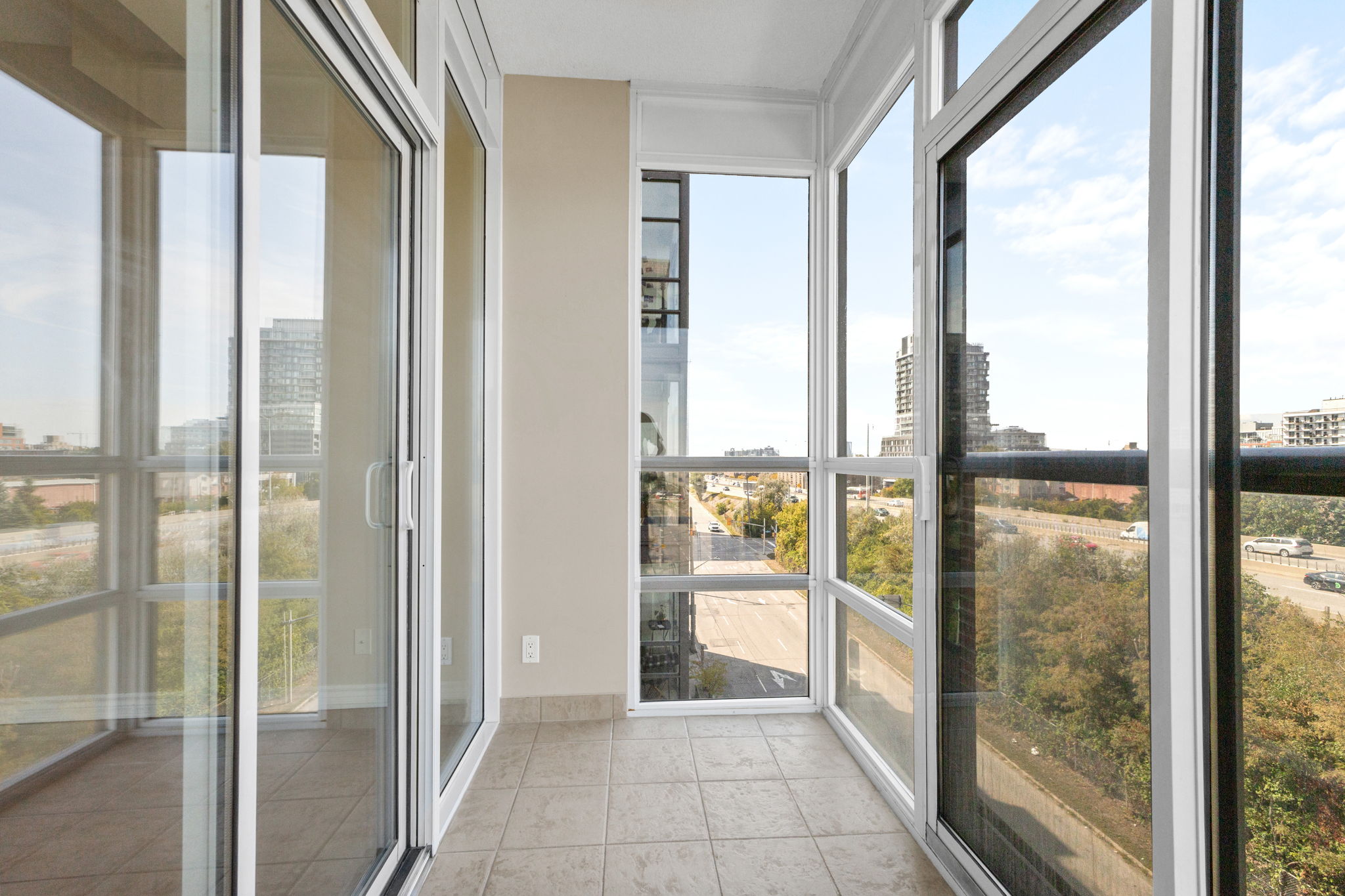 Wrap around windows