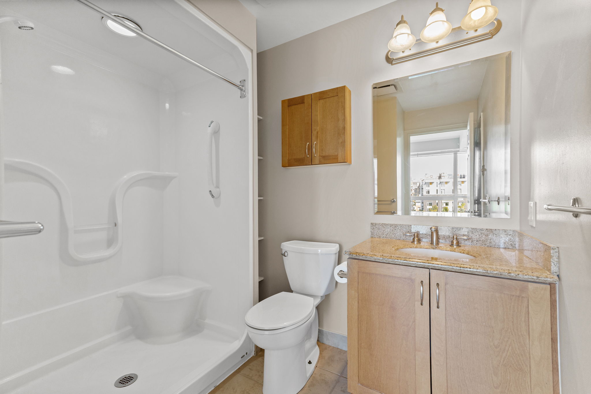 Walk in shower, ensuite