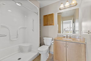 Walk in shower, ensuite