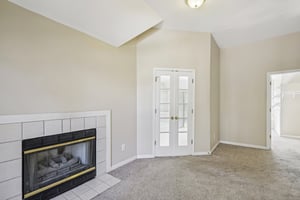 Julia Ct-S1211-028.jpg
