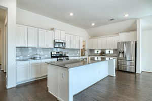 Kitchen/Breakfast Bar