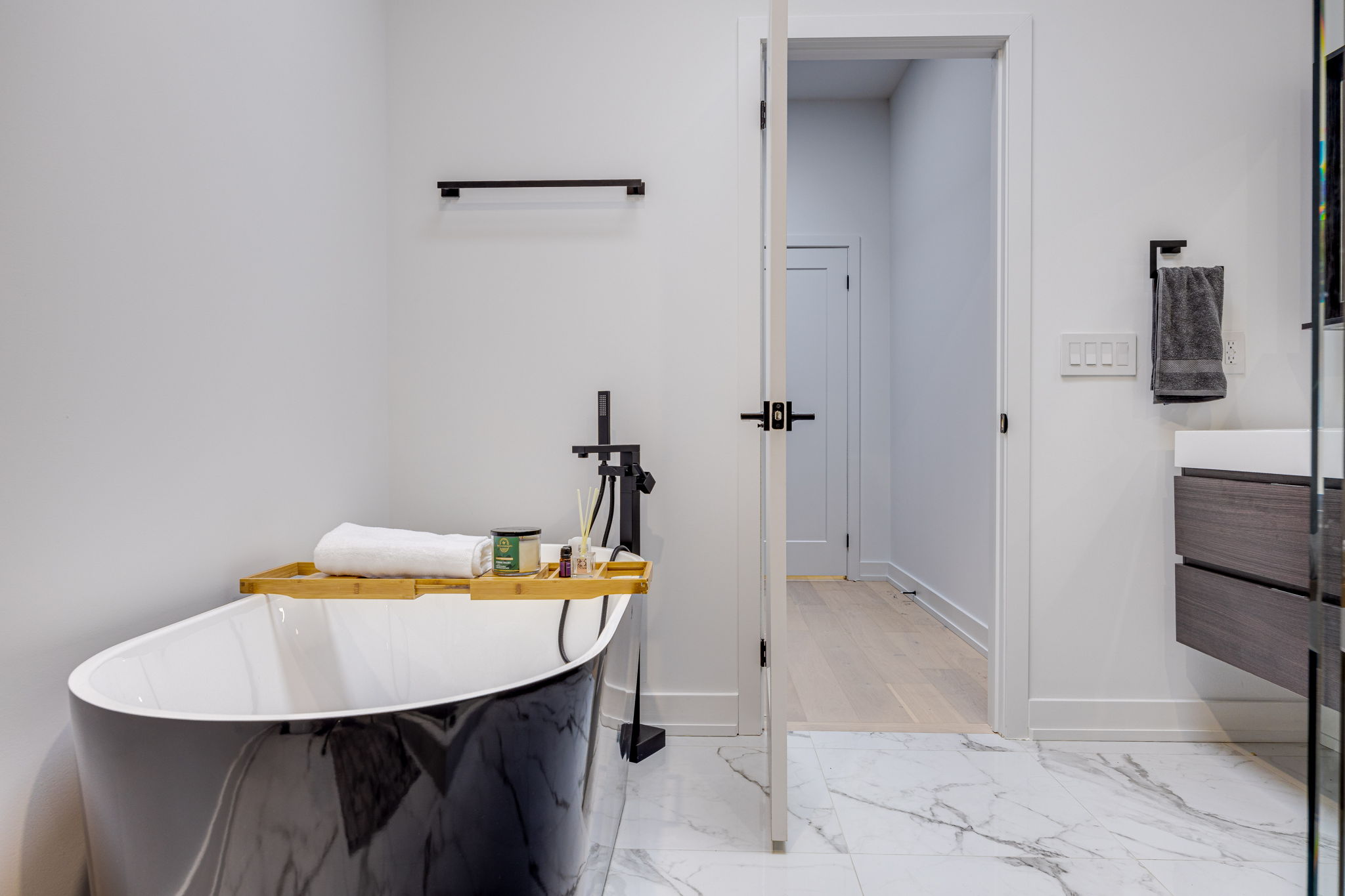 Toronto property showcase — delivered property photograph 49