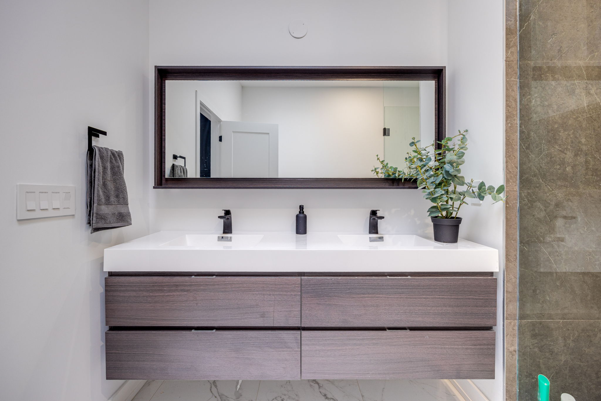 Toronto property showcase — delivered property photograph 46