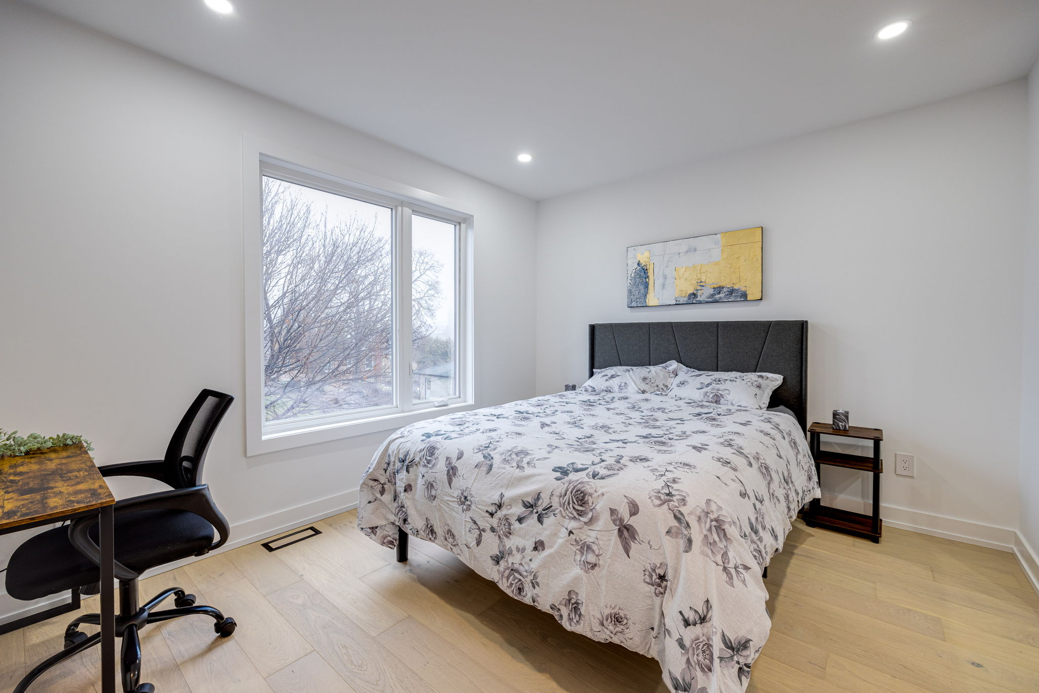 Toronto property showcase — delivered property photograph 38