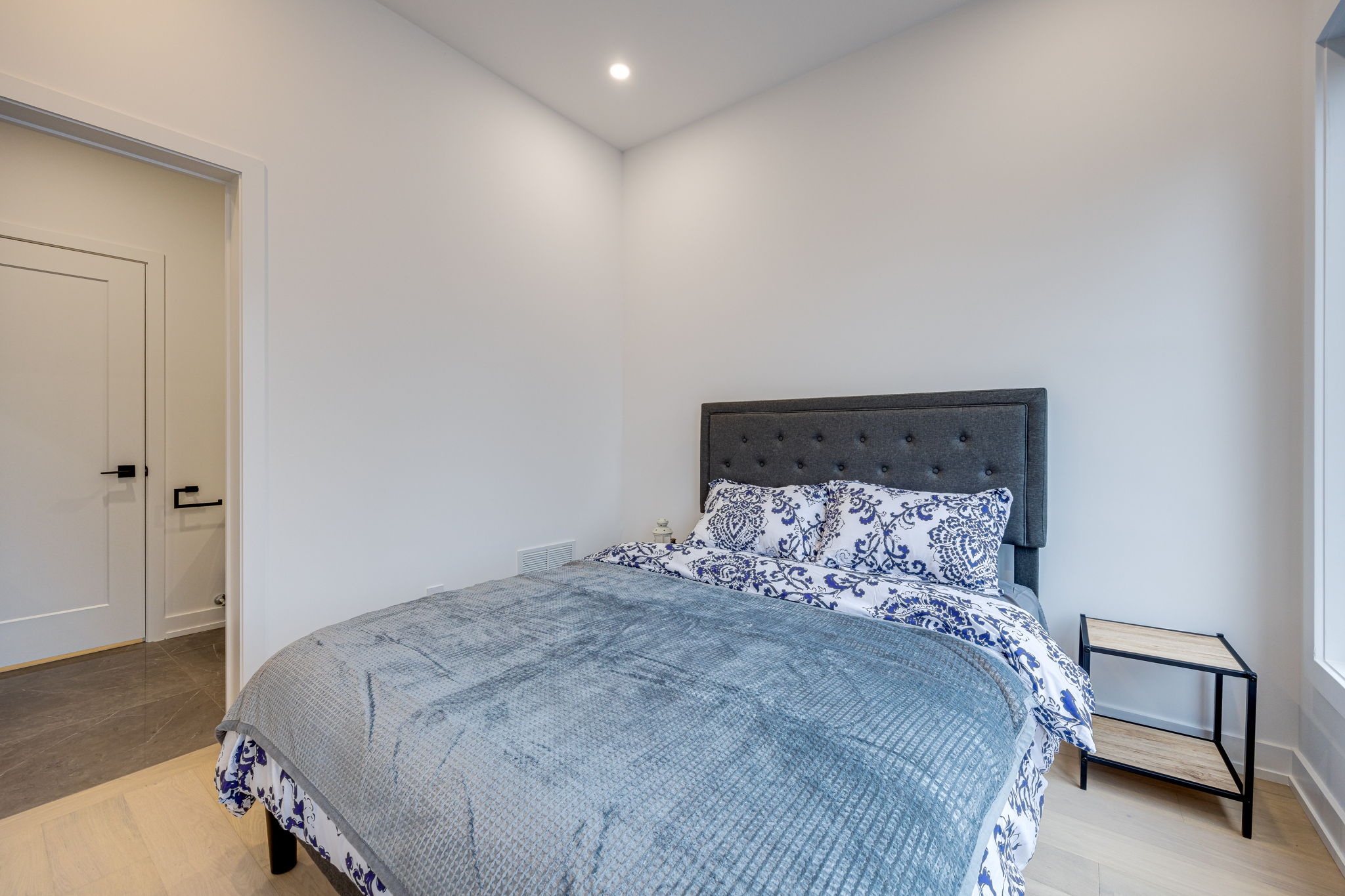 Toronto property showcase — delivered property photograph 32
