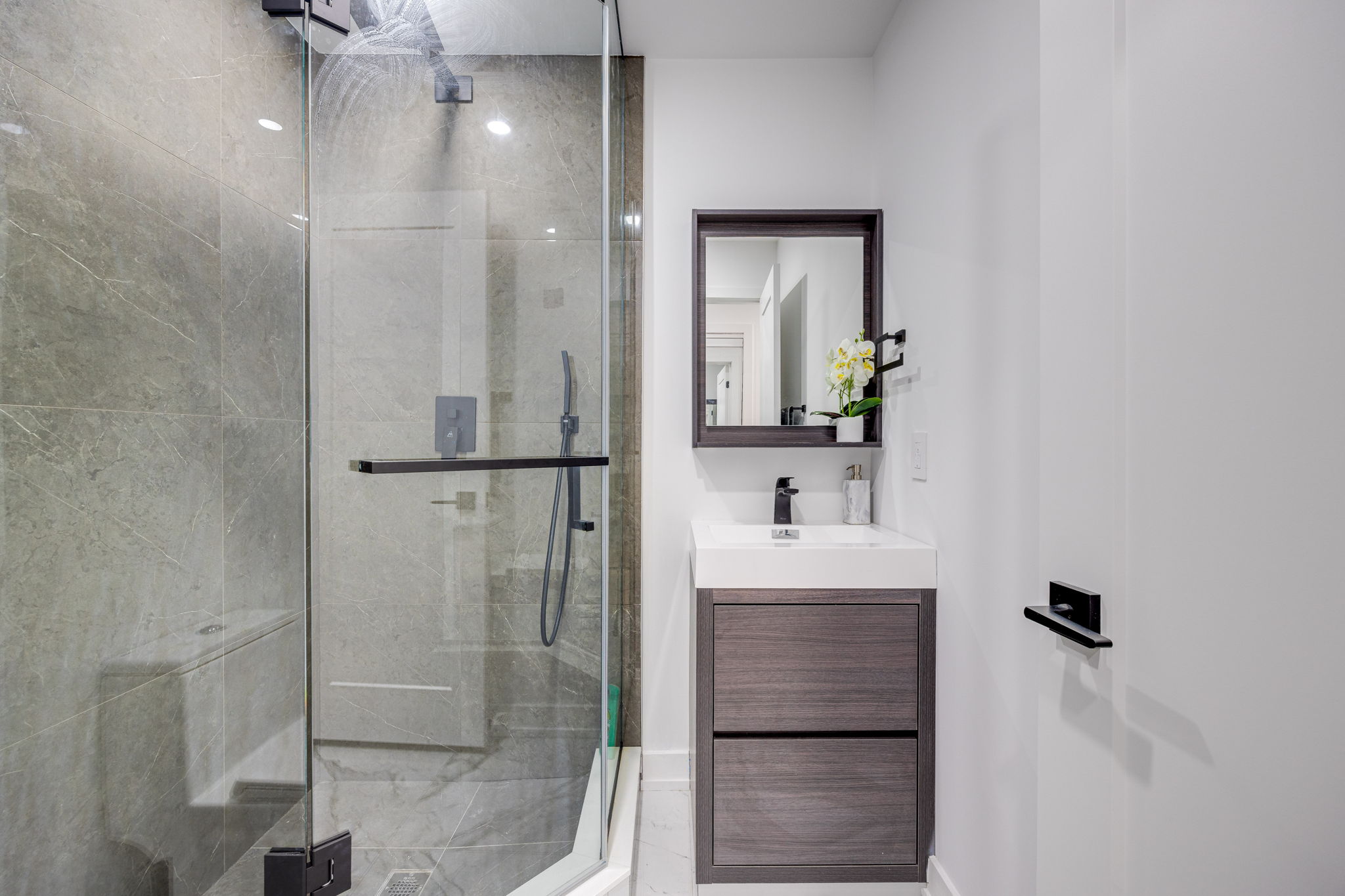 Toronto property showcase — delivered property photograph 40