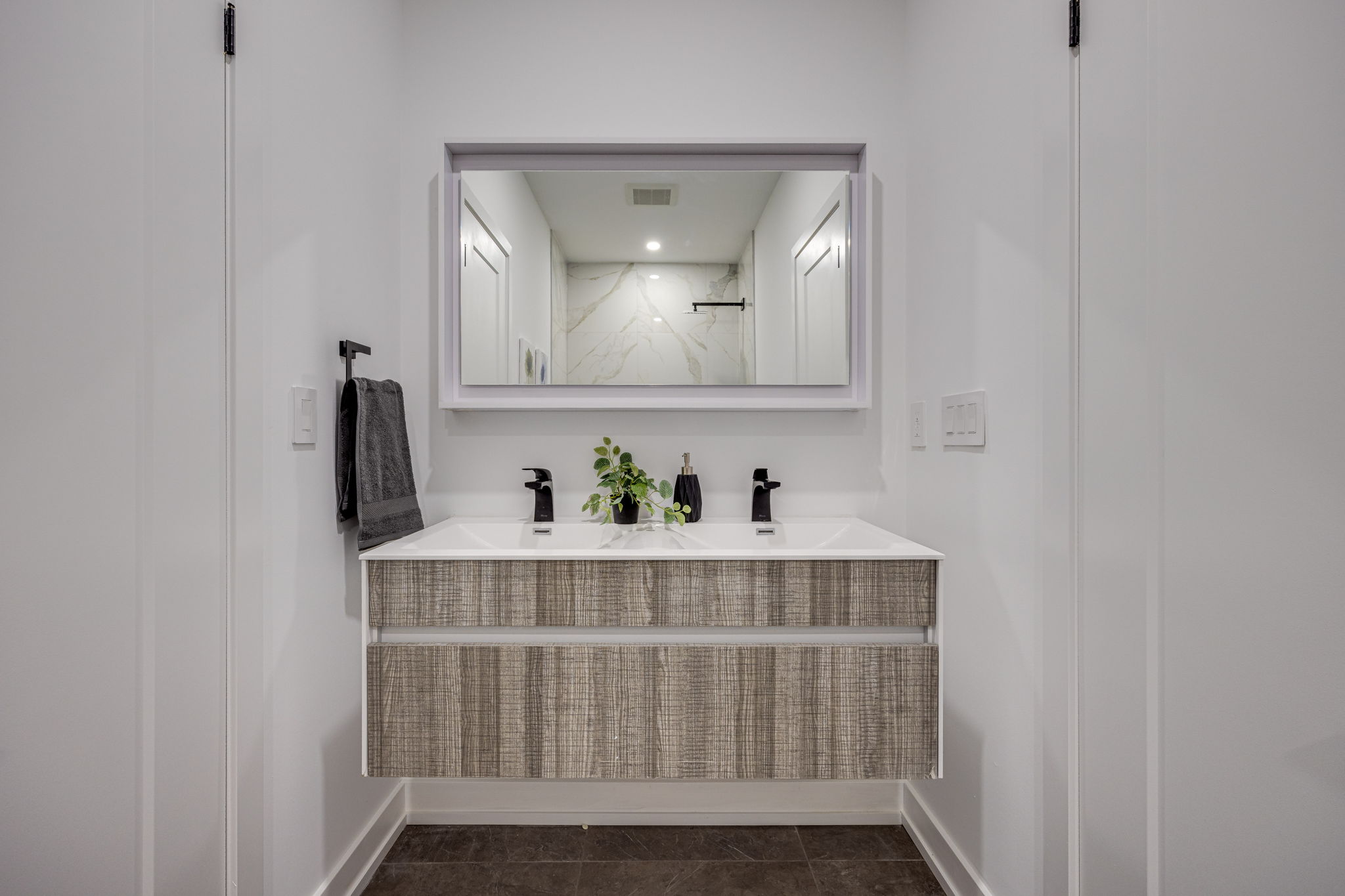 Toronto property showcase — delivered property photograph 29