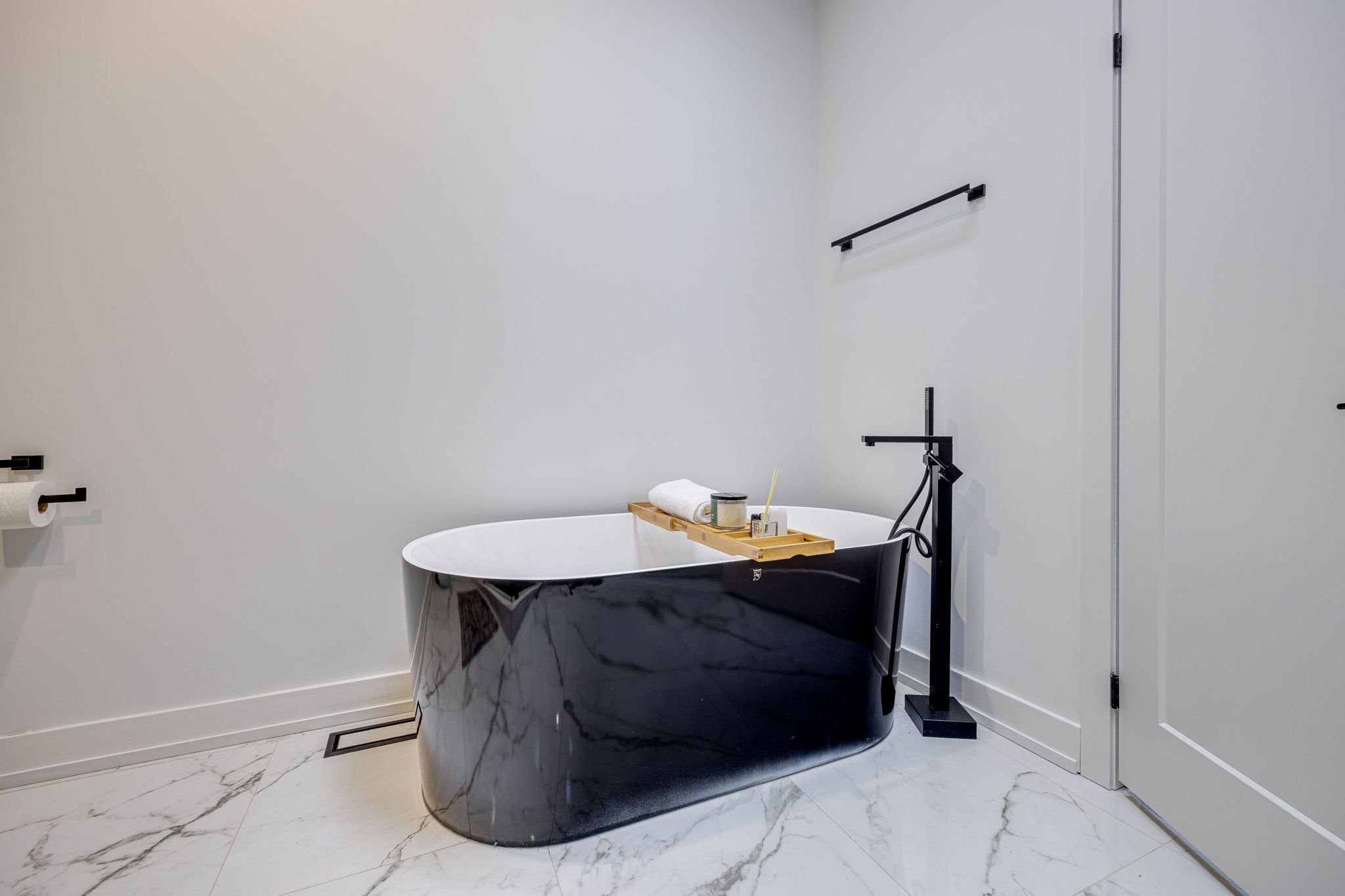 Toronto property showcase — delivered property photograph 48